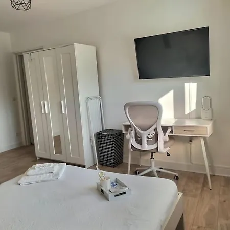 Maison Spacieuse 240m² - 7chambres - 16pers' Ferienhaus *