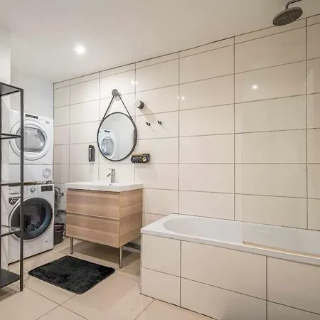 Maison Spacieuse 240m² - 7chambres - 16pers' Woippy