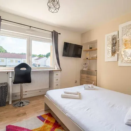 Maison Spacieuse 240m² - 7chambres - 16pers' * Woippy