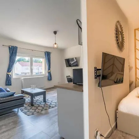 Feriehus Maison Spacieuse 240m² - 7chambres - 16pers' Woippy
