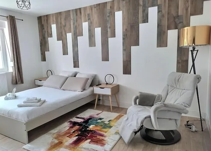 Maison Spacieuse 240m² - 7chambres - 16pers' Woippy