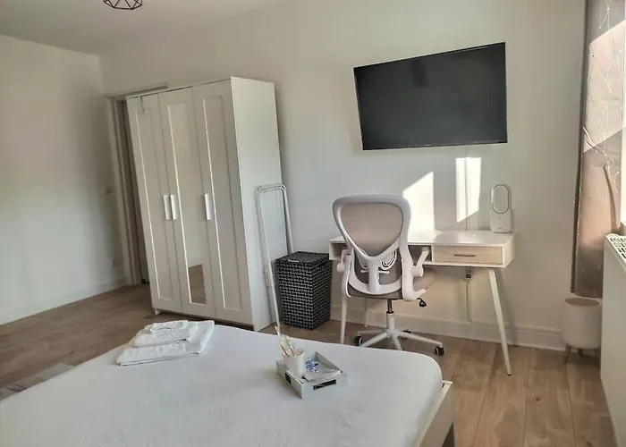 Maison Spacieuse 240m² - 7chambres - 16pers' Vakantiehuis *