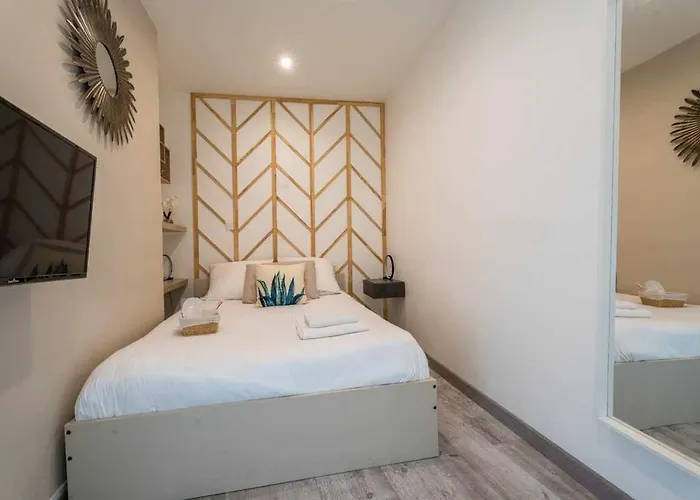 Maison Spacieuse 240m² - 7chambres - 16pers' Vakantiehuis